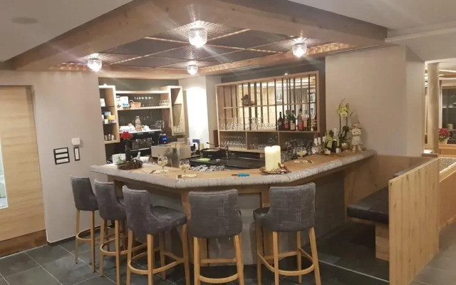 Molaris Lodge
