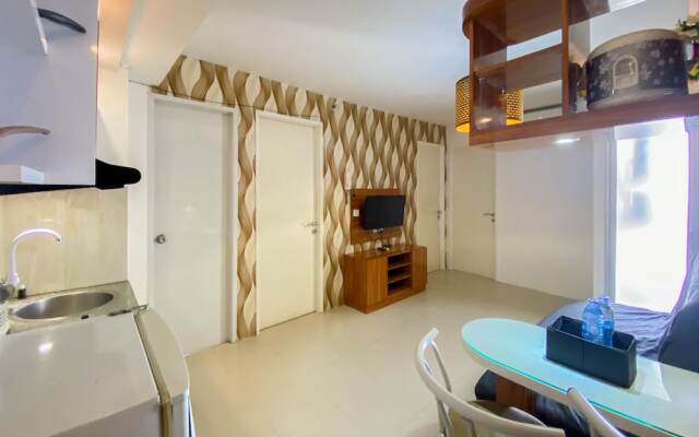 Comfort And Homey 3Br Bassura City Apartment