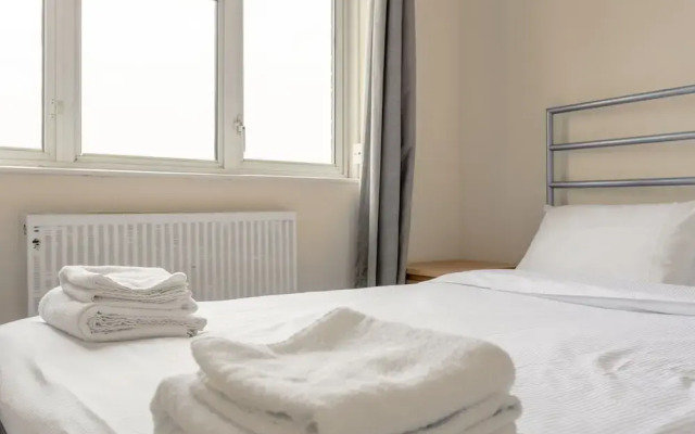 4 Bedroom Apartment in Battersea