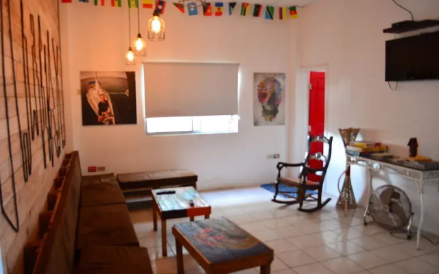 Chescos Hostel & Hotel