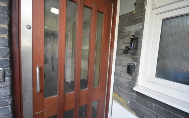 Beautiful Two Bedroom Flat in Brixton London