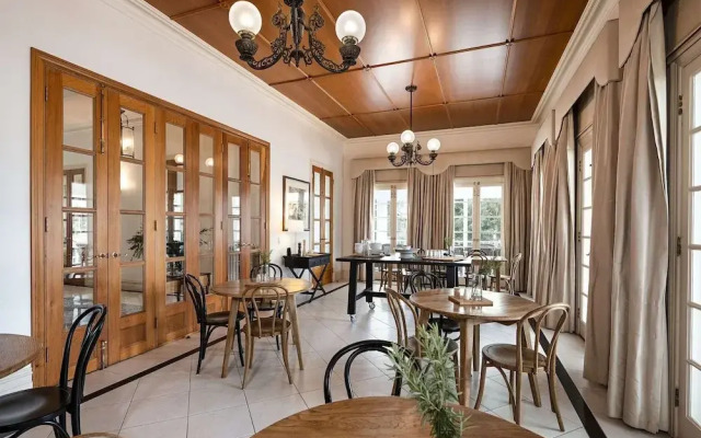 Oscars Waterfront Boutique