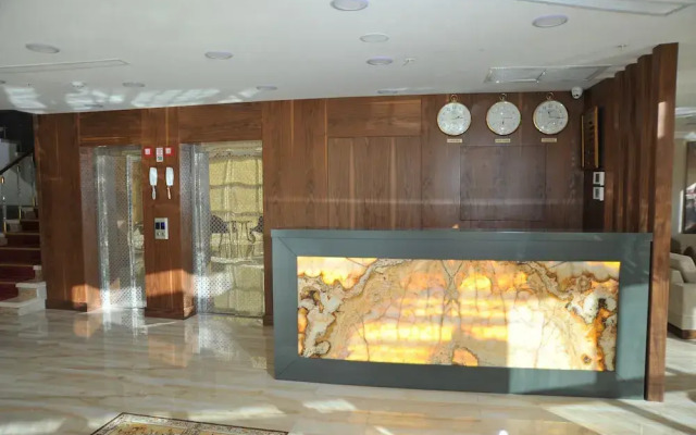 Asuris Hotel