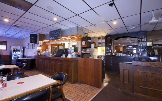Springs Motor Inn