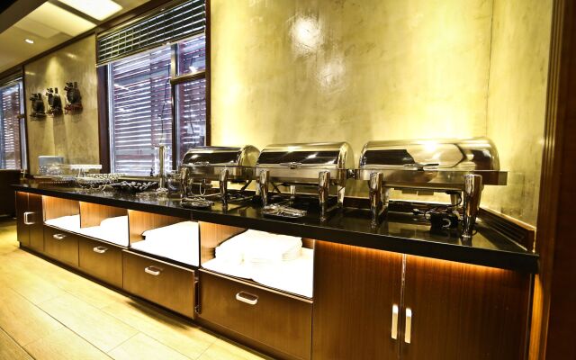 Nostalgia Hotel Beijing National Trade