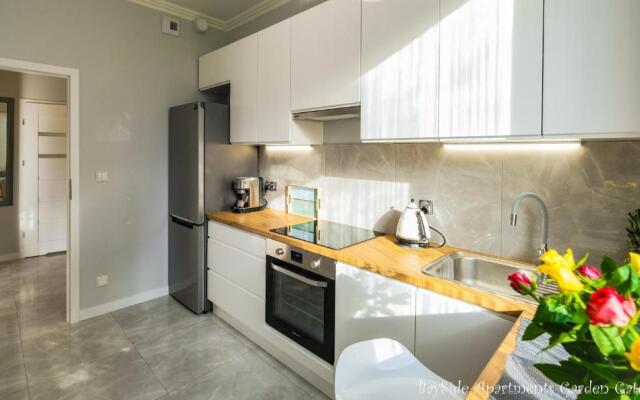 BaySide Apartments Garden Gates