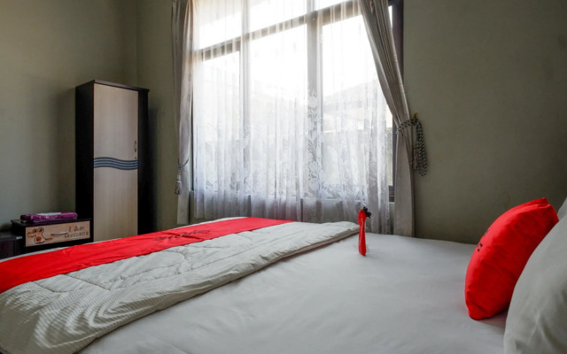 RedDoorz Syariah near Menara Kudus