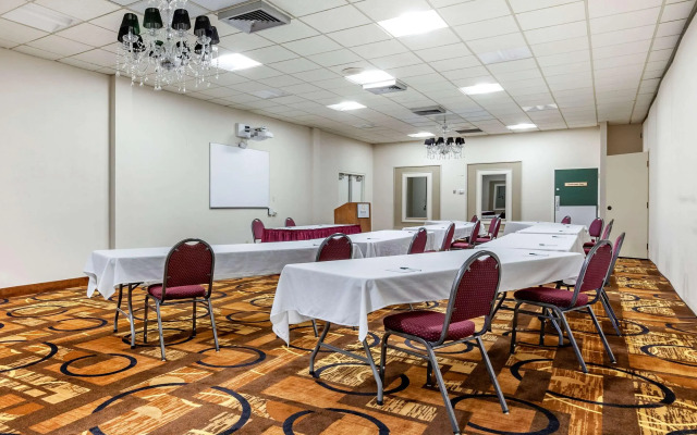 Quality Inn & Suites Escanaba North