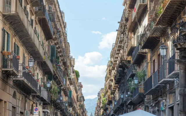Casetta Verde Alla Vucciria by Wonderful Italy