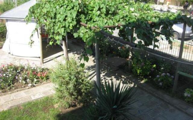 Rosi Guest House