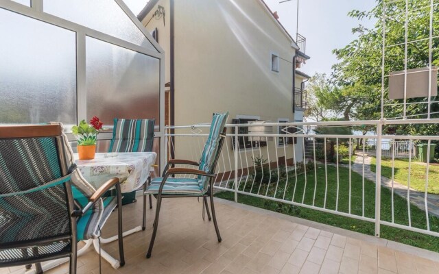 Beautiful Home in Lovrecica With Wifi and 2 Bedrooms