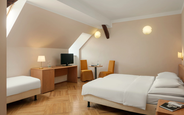 Hotel Roma Prague - Image 3