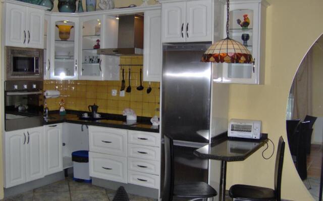 Holiday Home to the Street With big Kitchen