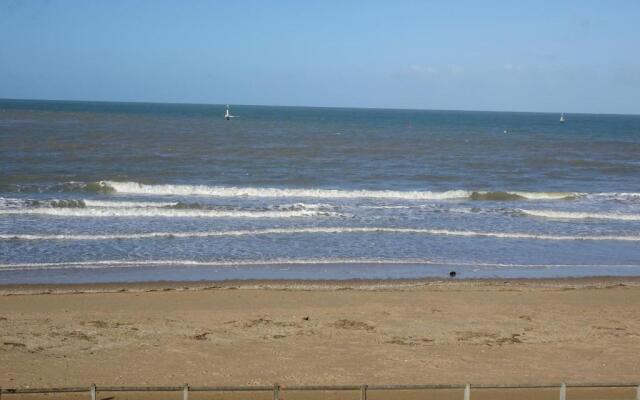 Grand Studio Face a la Mer