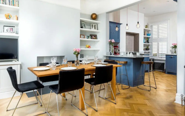 Blissful Battersea Home by Clapham Common