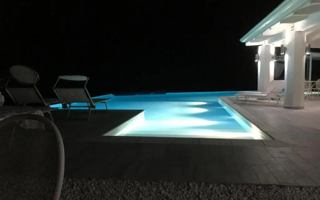 White Club Residence