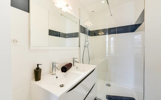 Beautiful Modern Apartment for 4 People in Cannes!