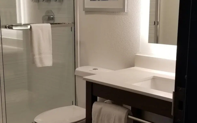 Four Points by Sheraton Cleveland-Eastlake