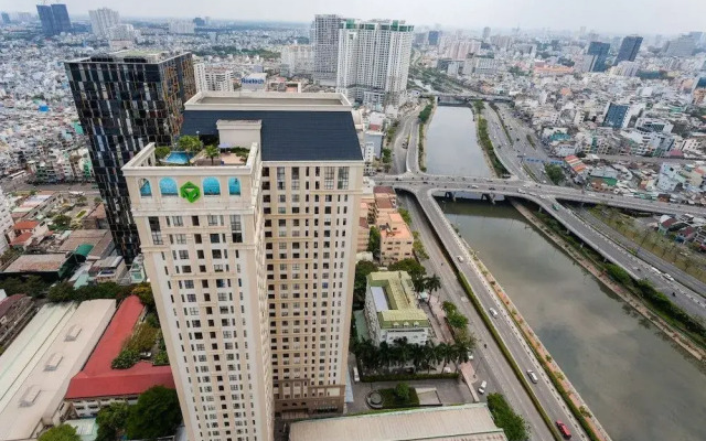 Ami Splendid Rooftop Garden