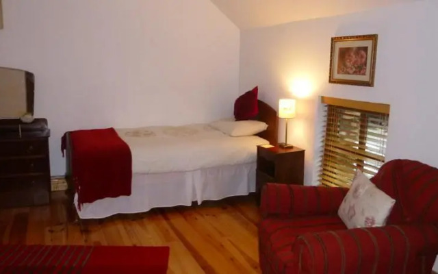 Belan Lodge - Courtyard Accommodation,"The Francis Richard"