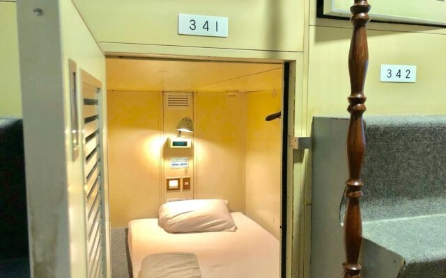 Capsule Hotel Block Room