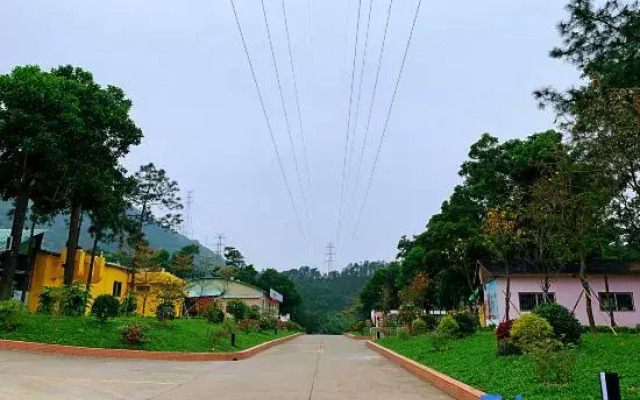 Zhongshan Quanlin Daray Sports Hotel