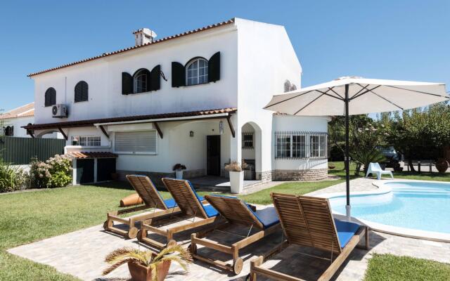 Sesimbra Stylish Villa by Homing