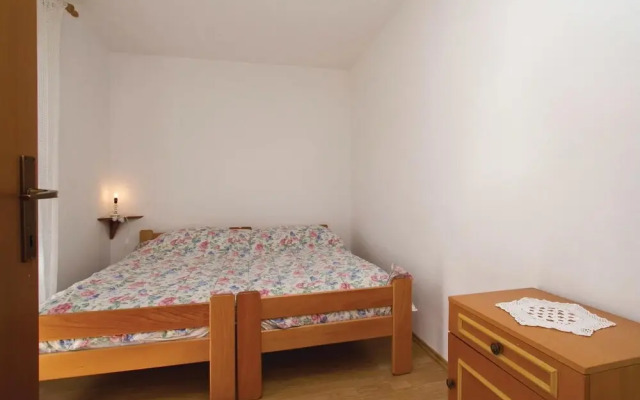 Amazing Home in Kapelica With Wifi and 2 Bedrooms