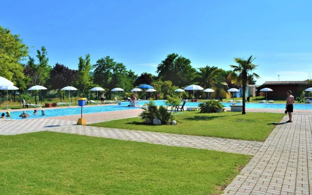 Welcoming Mobile Home in Marina di Altidona With Shared Pool