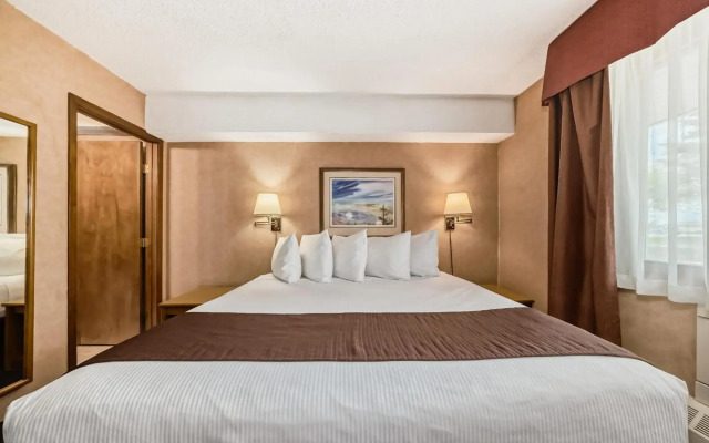 Stony Plain Inn and Suites