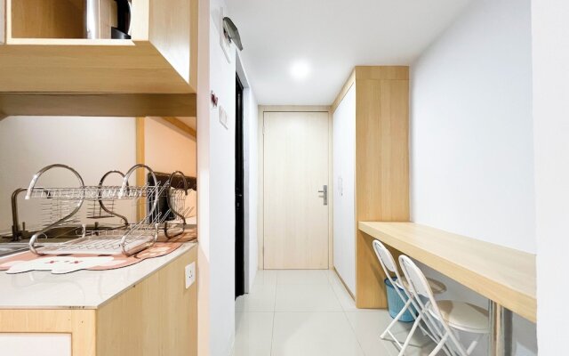 Modern Look Studio At De Prima Apartment