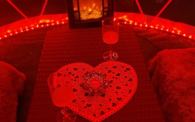 Rosa Linda- Luxe Rmntic Studio W Terrace