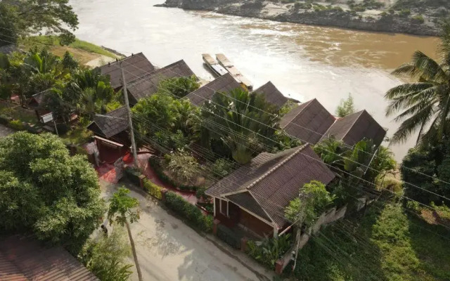 Mekong Riverside Lodge