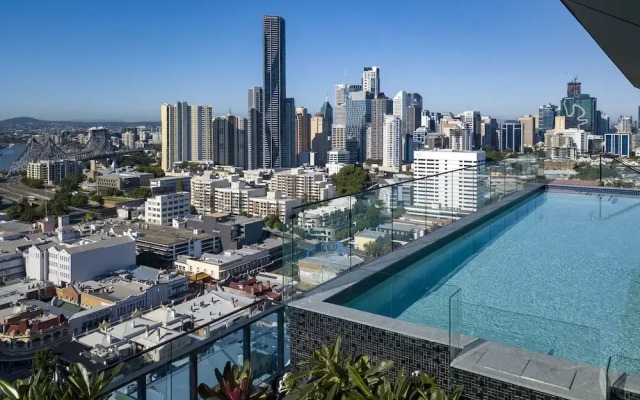 Fortitude Valley Apartments by CLLIX