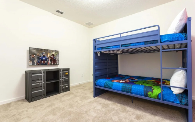 Amazing Large Home Near Parks