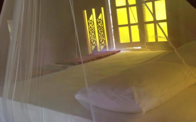 Hut Sun Bungalow
