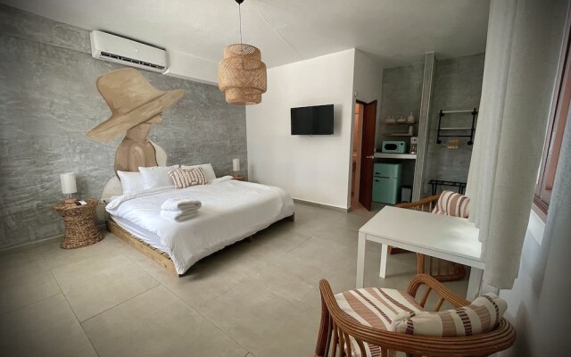 Corcega Beachfront Suites