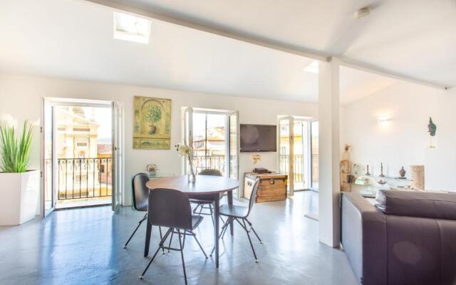 Ross 5- F2, Lumineux, Balcon, Loft, Clim, Vieux-Nice