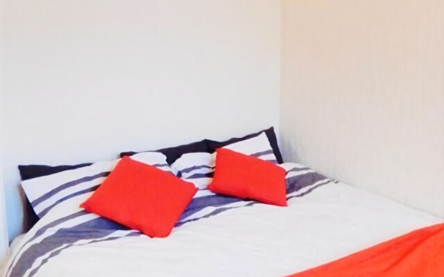 One Bedroom Apartment by Klass Living Serviced Accommodation Bellshill - Elmbank Street Apartment with WIFI  and Parking