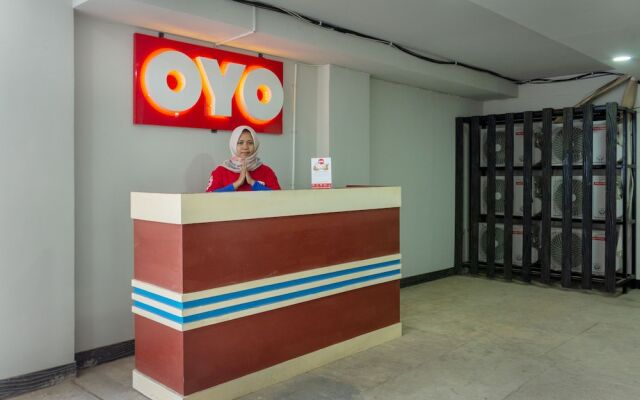 OYO 737 Kamar Keluarga Mahkota 8