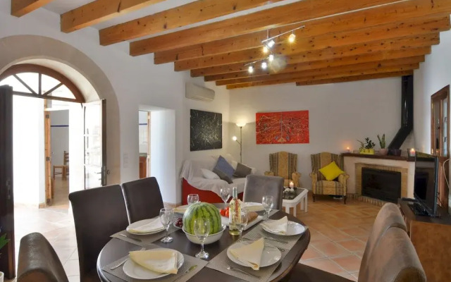 Mallorca Town House with Pool Beaches 20 Mints