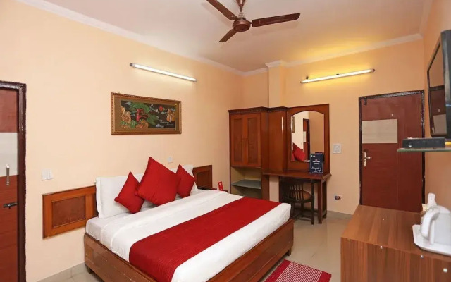 OYO 9301 Hotel RedBury