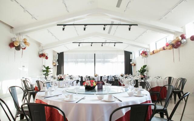 Cendre Hotel
