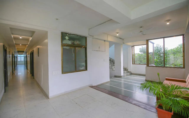 Hotel White Pearl by OYO Rooms