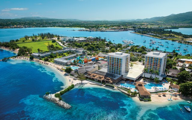 Sunset Beach Resort Spa and Waterpark All-Inclusive