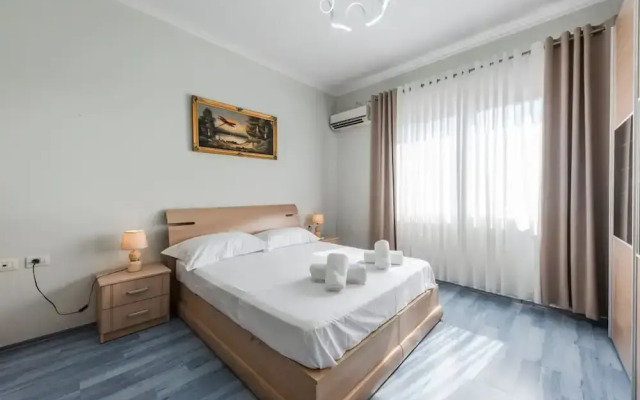 The Old-clock Apartment