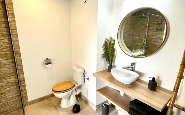 NOUVEAU studio chaleureux avec jacuzzi privé & piscine