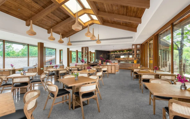 Yaojia Waterfall Village Resort