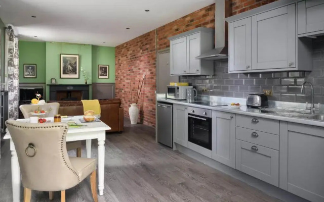 Meikleour Arms Hotel and Restaurant