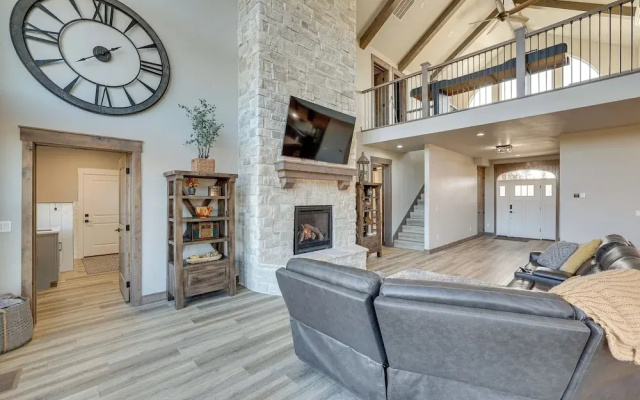 Spacious Mccall Home w/ Private Lake Access!